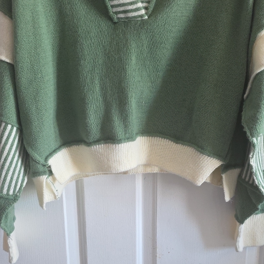 Altar'd State Green and Cream Cropped  V-Neck, Long Sleeved Sweater, Small, NWT - Picture 10 of 12